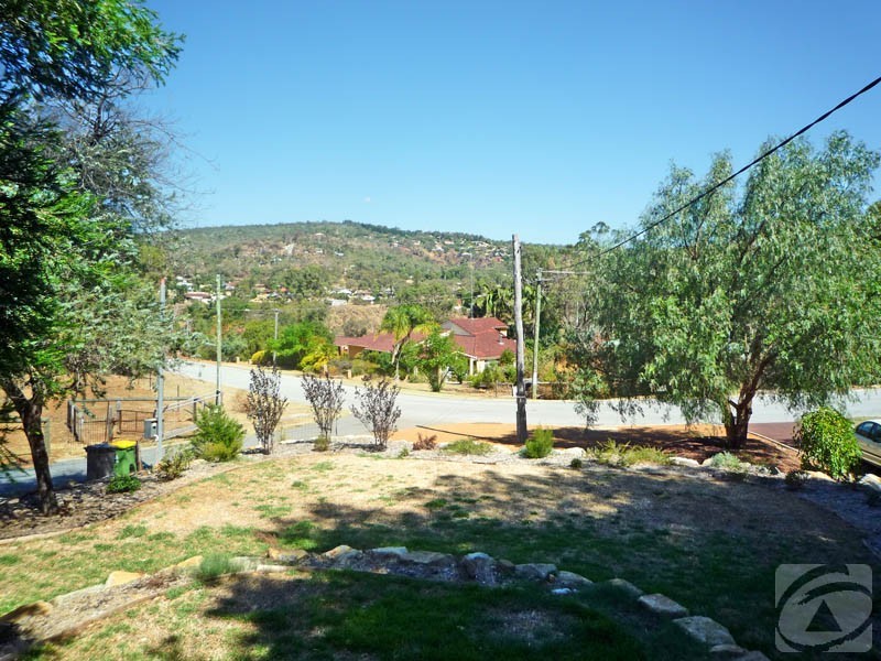 22 Grade Road, Kelmscott WA 6111