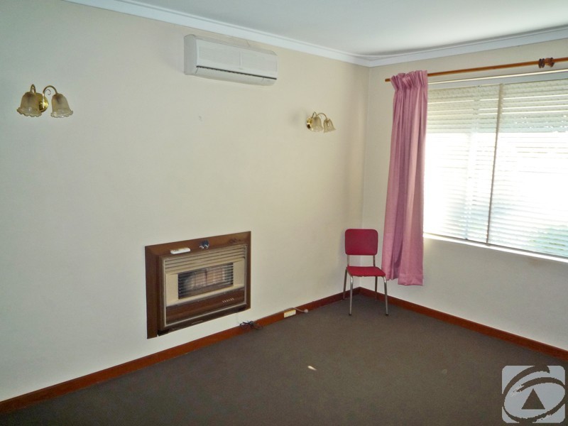 11 James Street, Armadale WA 6112