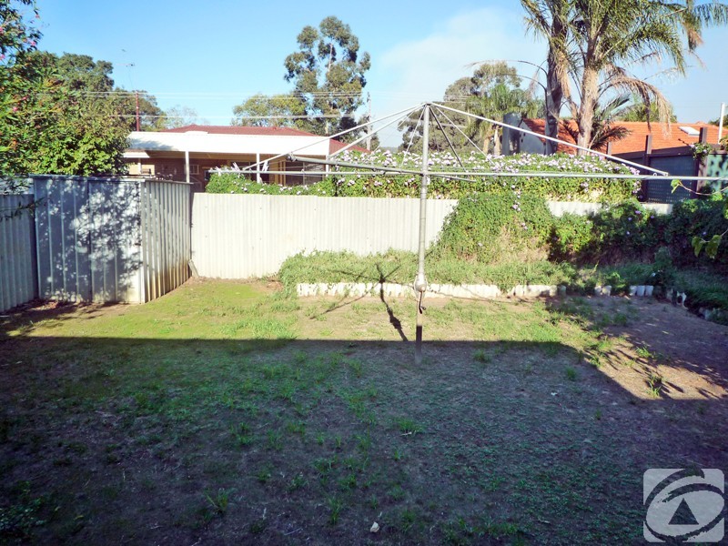 11 James Street, Armadale WA 6112