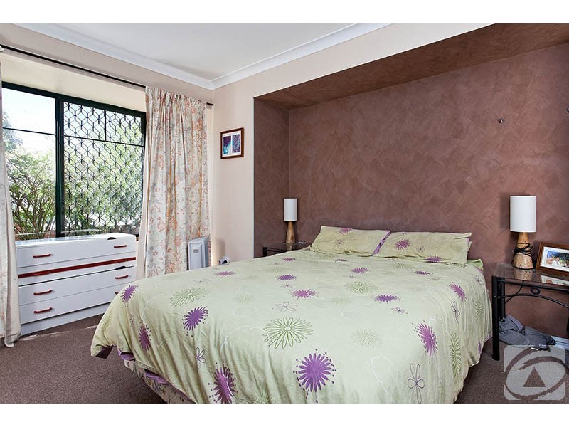 10 Santara Court, Seville Grove WA 6112