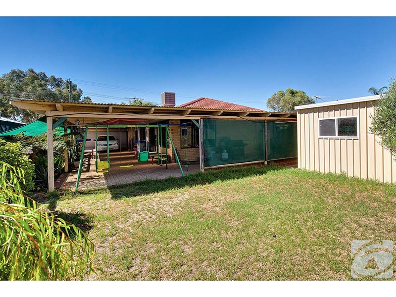 10 Santara Court, Seville Grove WA 6112