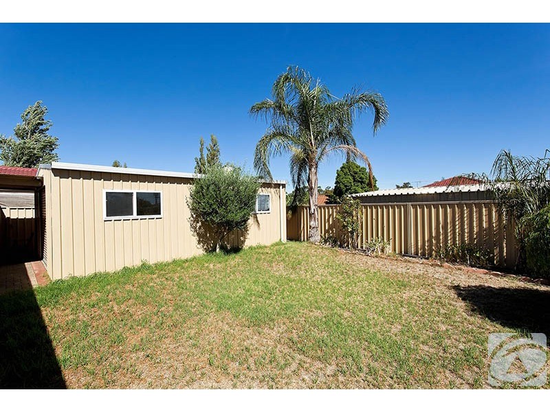 10 Santara Court, Seville Grove WA 6112