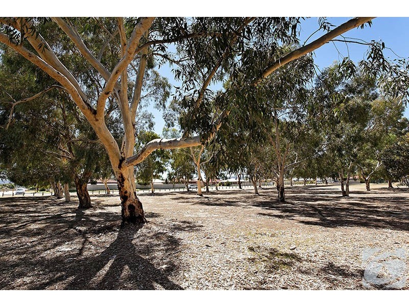10 Santara Court, Seville Grove WA 6112