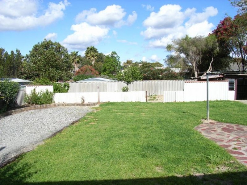 26 Ward Crescent, Kelmscott WA 6111
