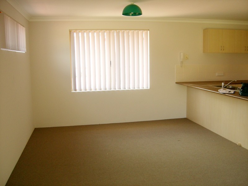 8/308 Streich Ave, Kelmscott WA 6111