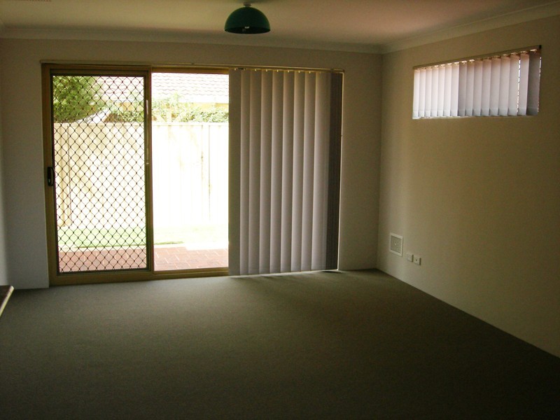 8/308 Streich Ave, Kelmscott WA 6111