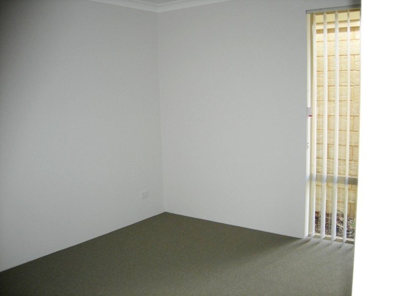 8/308 Streich Ave, Kelmscott WA 6111
