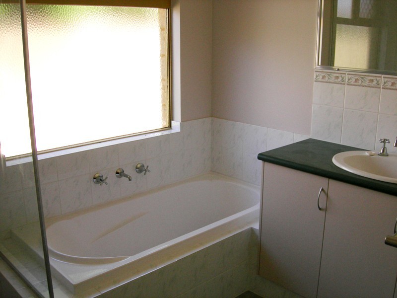 8/308 Streich Ave, Kelmscott WA 6111