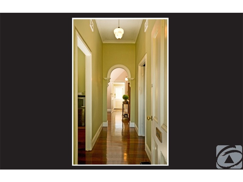 9 Forrest Rd, Armadale WA 6112