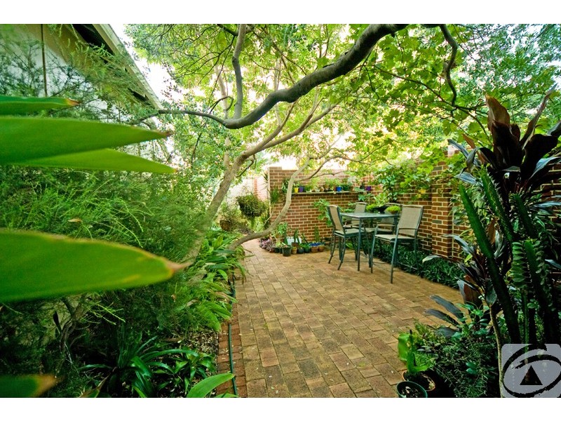 9 Forrest Rd, Armadale WA 6112