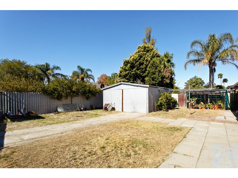 2 Hillman Court, Kelmscott WA 6111