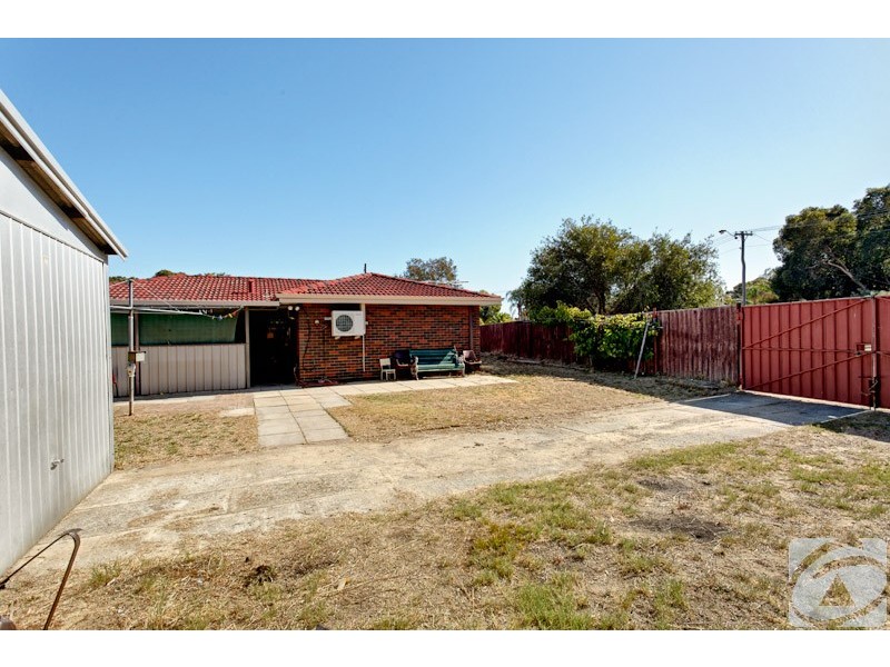 2 Hillman Court, Kelmscott WA 6111