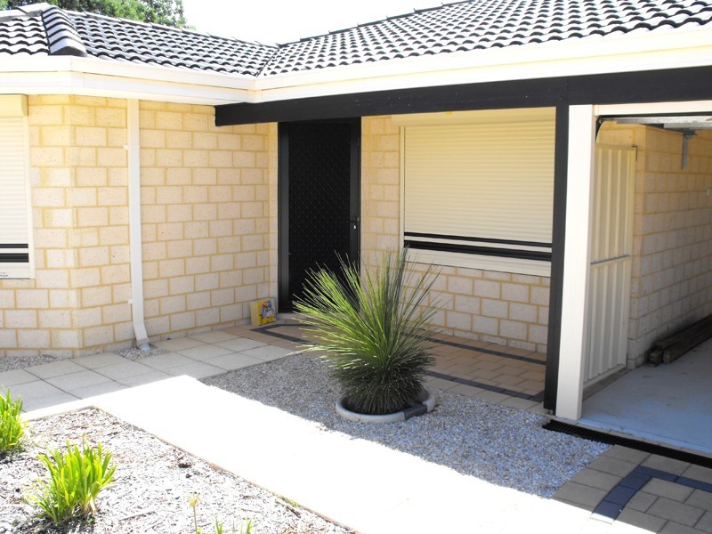 111 Westfield Rd, Camillo WA 6111