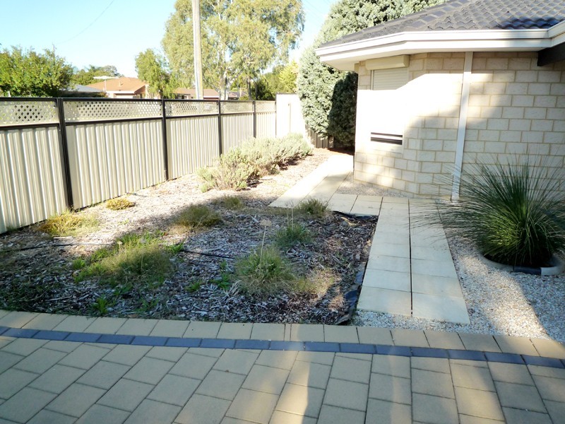 111 Westfield Rd, Camillo WA 6111