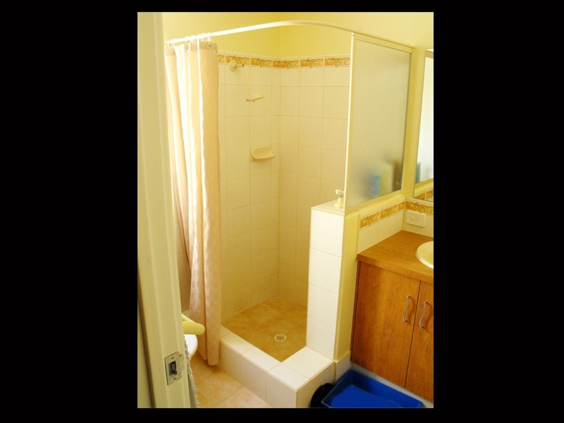 111 Westfield Rd, Camillo WA 6111