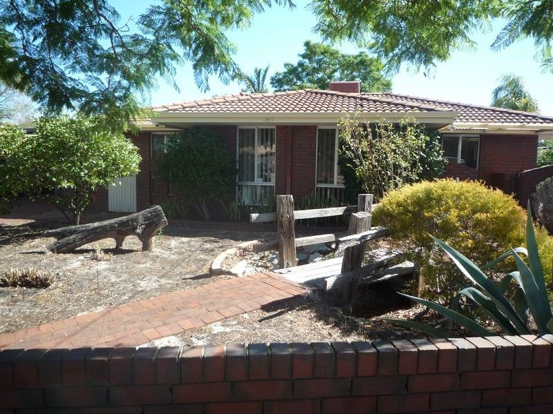 18 Selsdon Court, Camillo WA 6111