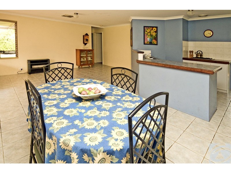 40 Feeney Gardens, High Wycombe WA 6057