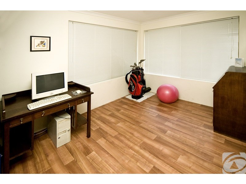 40 Feeney Gardens, High Wycombe WA 6057