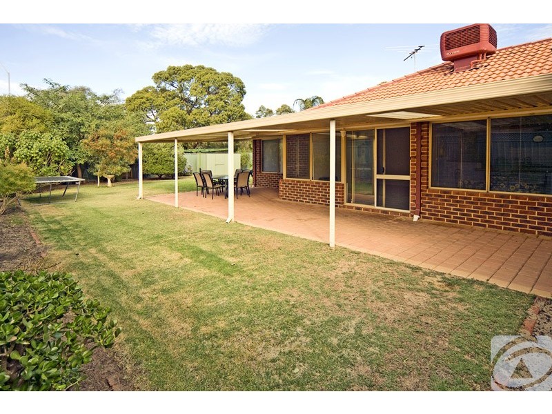 40 Feeney Gardens, High Wycombe WA 6057