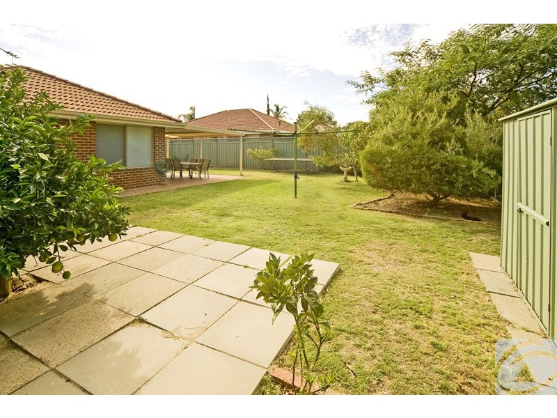 40 Feeney Gardens, High Wycombe WA 6057
