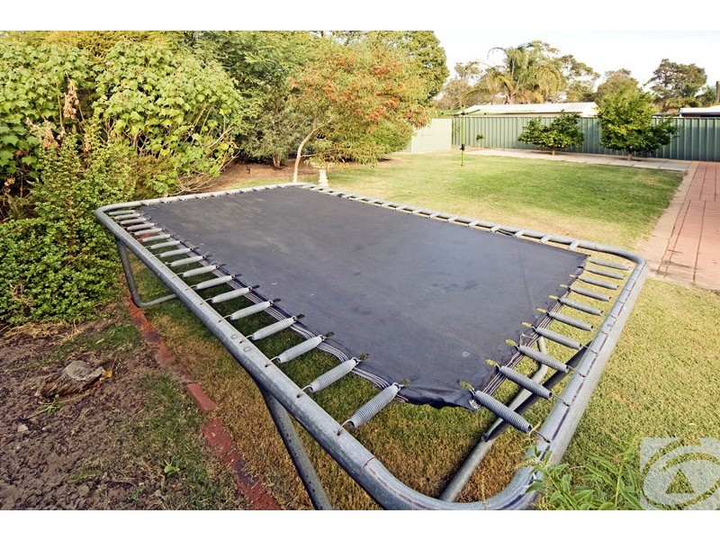 40 Feeney Gardens, High Wycombe WA 6057