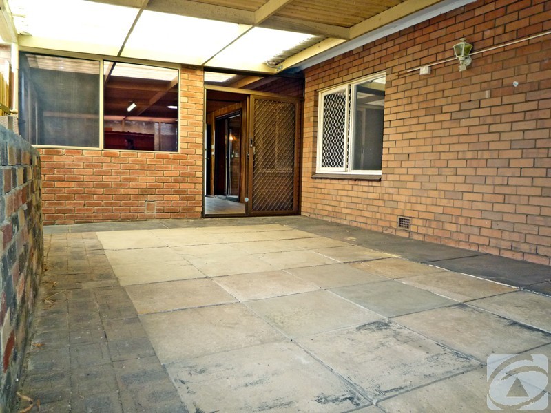 10 O’Sullivan Drive, Camillo WA 6111