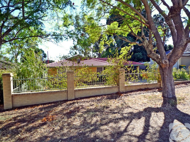 17 Valentine Road, Kelmscott WA 6111