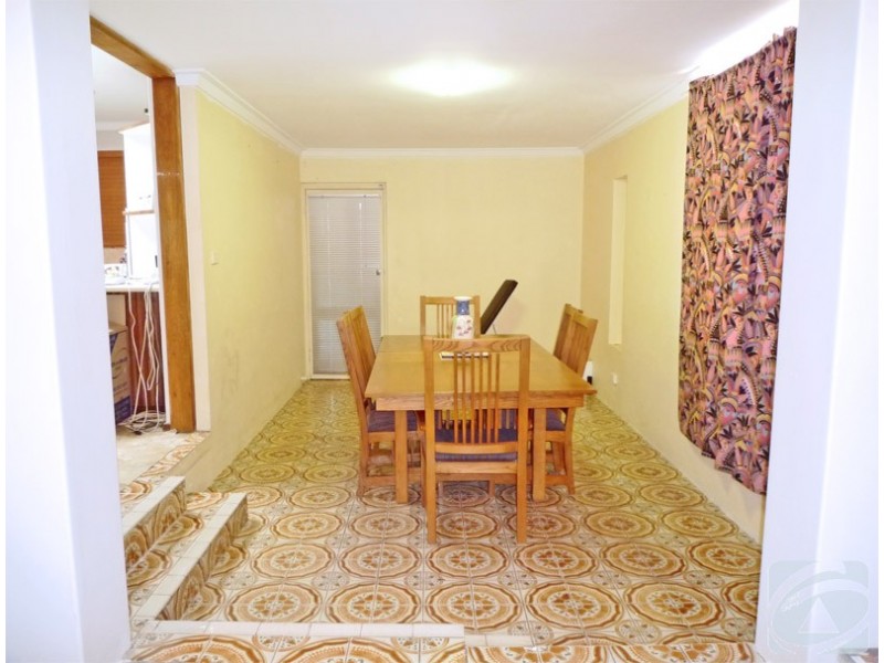 17 Valentine Road, Kelmscott WA 6111