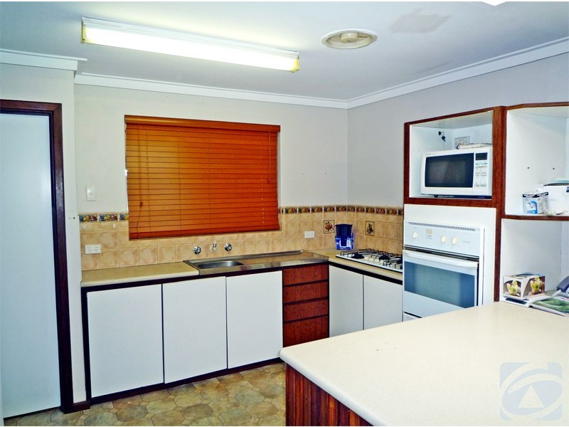 17 Valentine Road, Kelmscott WA 6111
