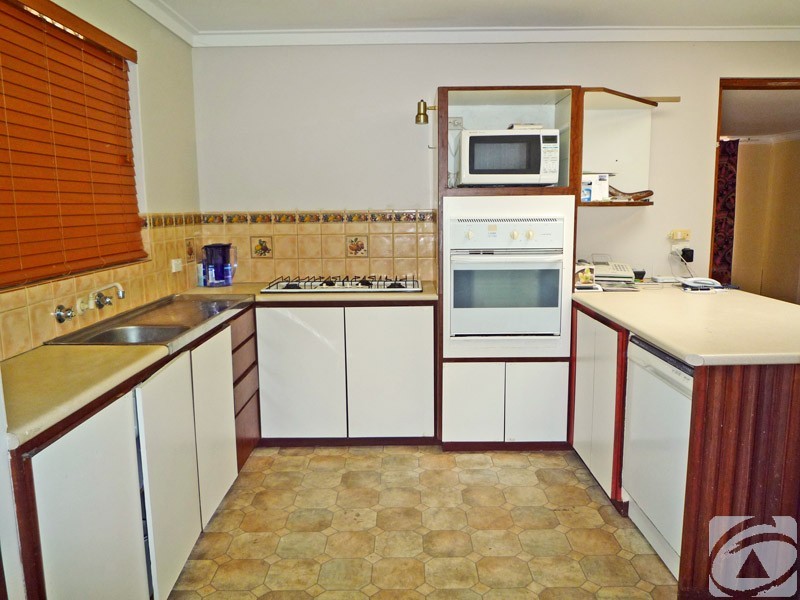 17 Valentine Road, Kelmscott WA 6111