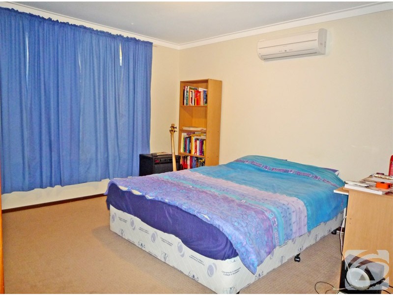 17 Valentine Road, Kelmscott WA 6111