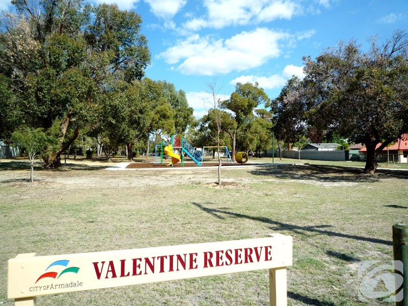 17 Valentine Road, Kelmscott WA 6111