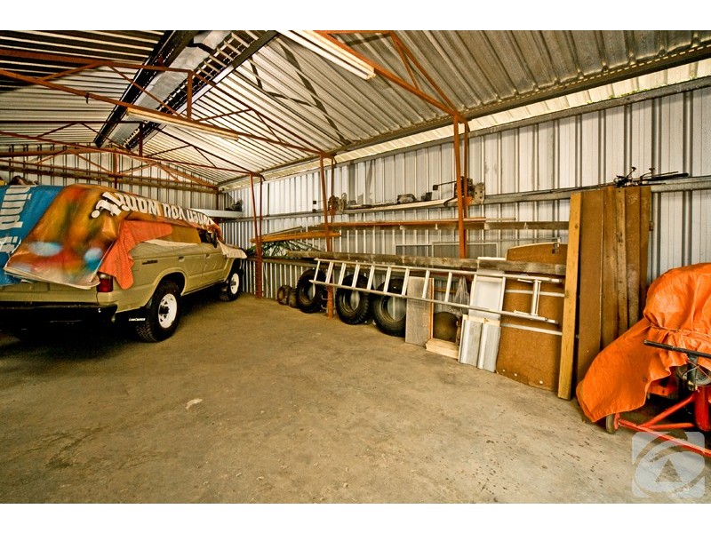 10 Selsdon Road, Camillo WA 6111