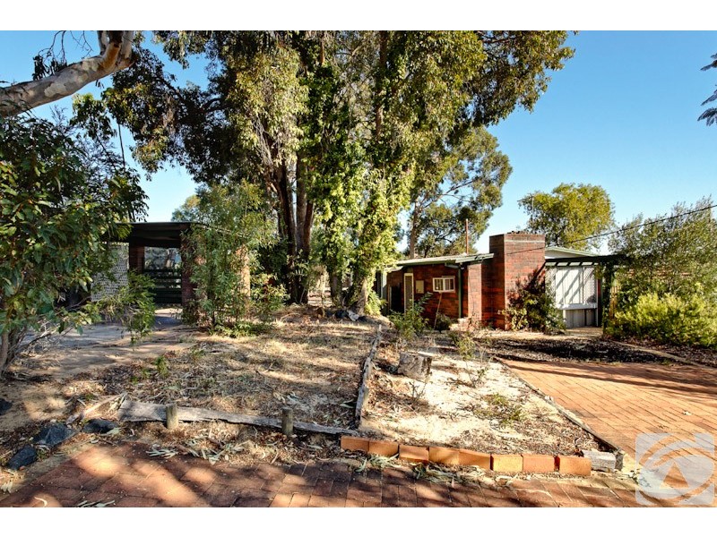 11 Alola Street, Kelmscott WA 6111