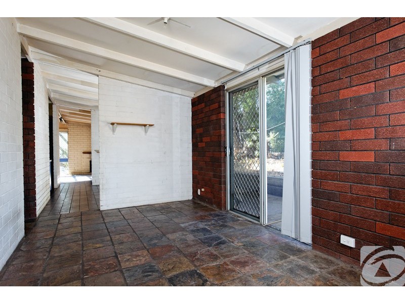 11 Alola Street, Kelmscott WA 6111