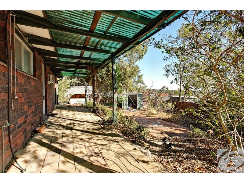 11 Alola Street, Kelmscott WA 6111