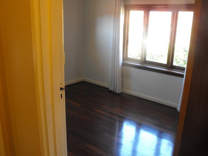 12 Bone St, St James WA 6102