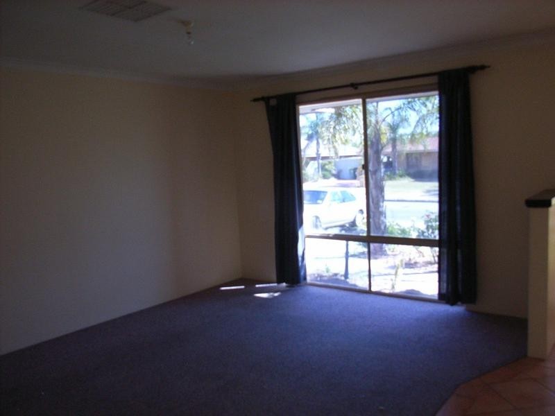 87 Strawberry Dr, Seville Grove WA 6112