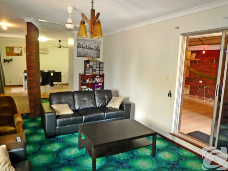 6 Willowmead Way, Kelmscott WA 6111