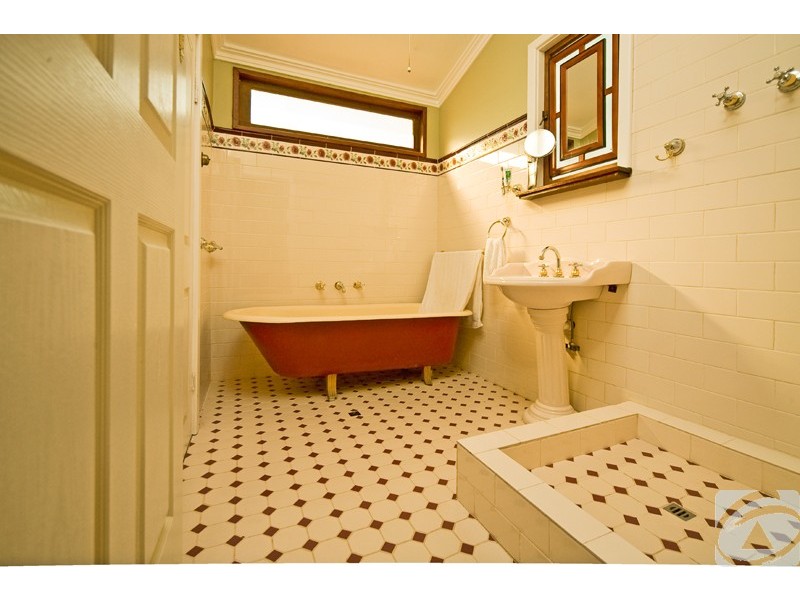 9 Forrest Road, Armadale WA 6112