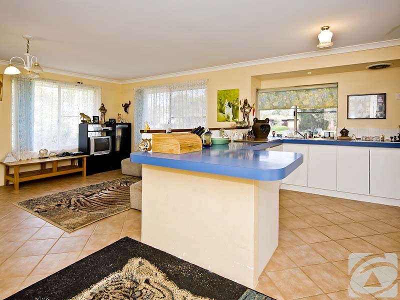 1a Saddlers Retreat, Kelmscott WA 6111