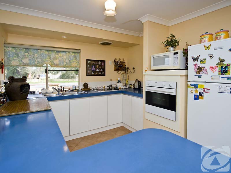 1a Saddlers Retreat, Kelmscott WA 6111