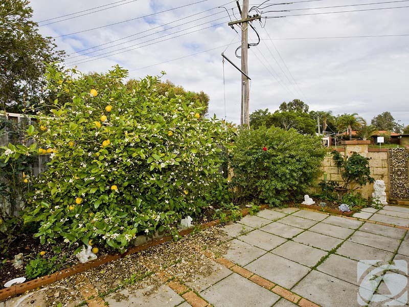 1a Saddlers Retreat, Kelmscott WA 6111