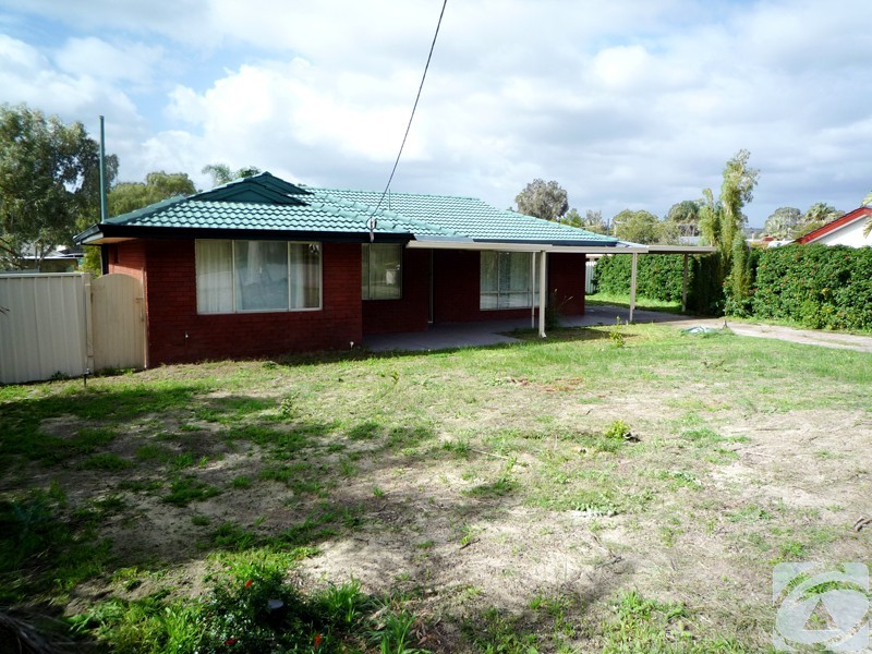 25 Waratah Drive, Camillo WA 6111