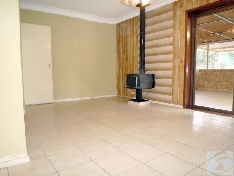 10 O’Sullivan Drive, Camillo WA 6111