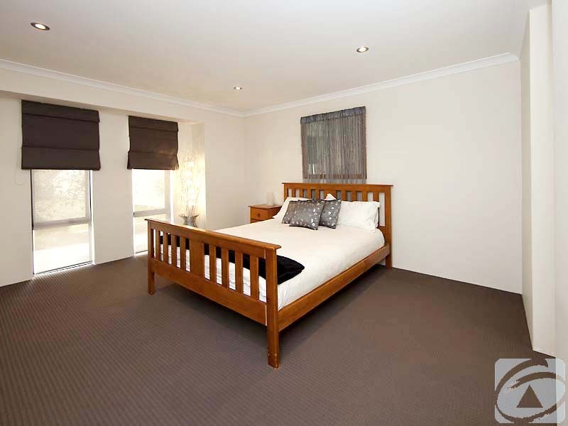 19 Lyrebird Loop, Seville Grove WA 6112