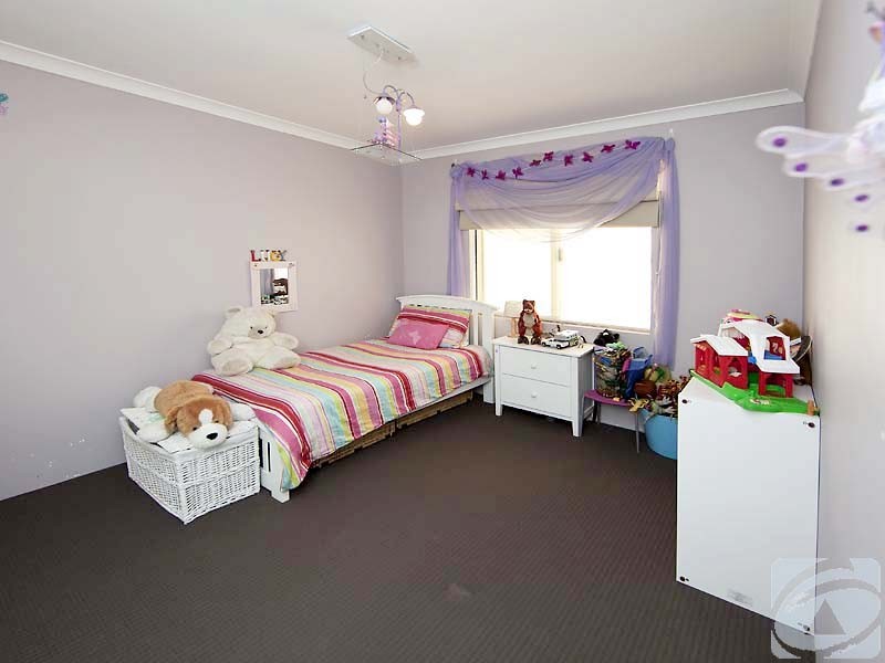 19 Lyrebird Loop, Seville Grove WA 6112