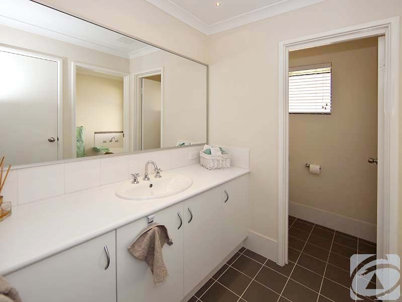 19 Lyrebird Loop, Seville Grove WA 6112