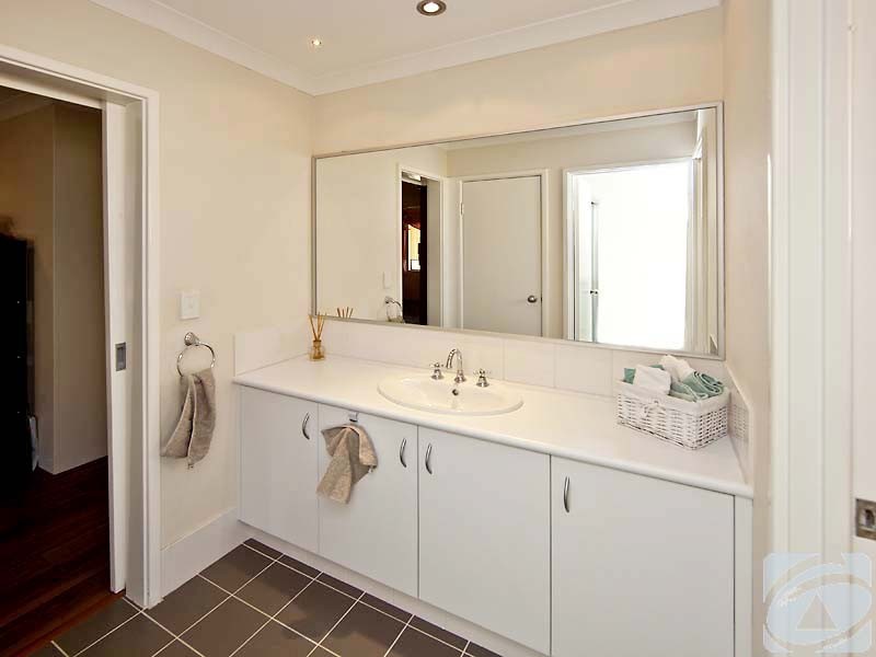 19 Lyrebird Loop, Seville Grove WA 6112