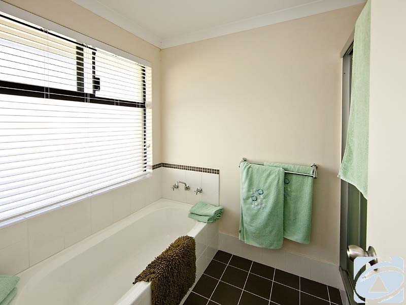 19 Lyrebird Loop, Seville Grove WA 6112